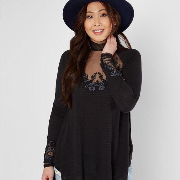 ✨NWT✨Free People Mesh Embroidered Top - Picture 3 of 5